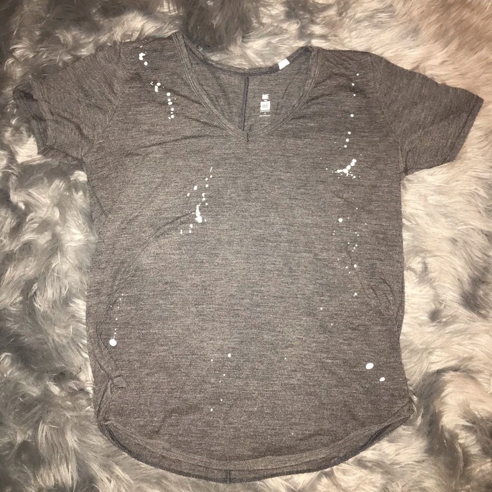 Gray shirt w white paint splatters 💘